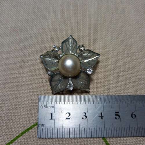 Vintage costume jewellery brooch
