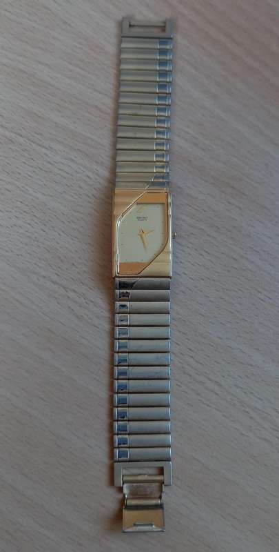 Vintage gold-tone Seiko ladies quartz watch, new battery, working