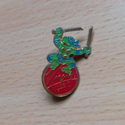 Vintage TMNT Donatello & Leonardo lapel pin badges 1989 & 1990