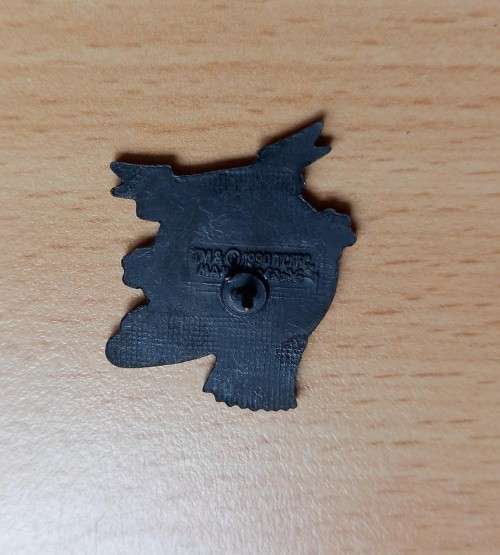 Vintage collectible Bart Simpson `Don`t have a cow man` pin badge