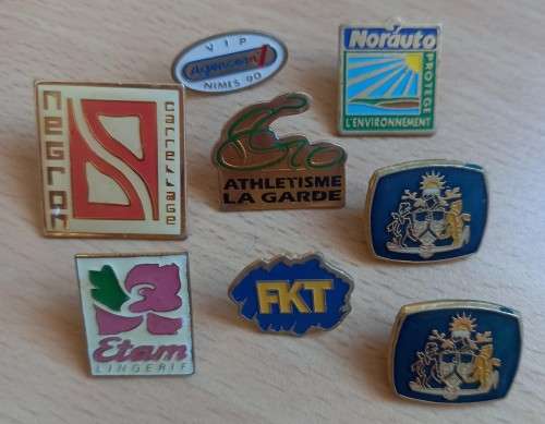 Lot of 40 vintage lapel pin badges - mostly French