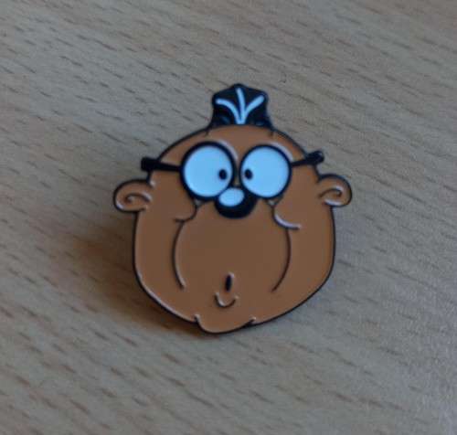 Dangermouse Penfold pin badge 1981