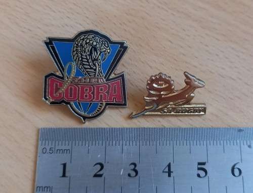 Great lot of 13 vintage South African lapel pin badges, including Voortrekker Monument