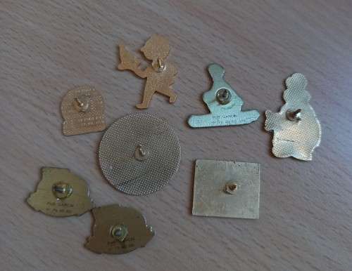 Lot of 8 vintage lapel pin badges related to the food industry - mostly French