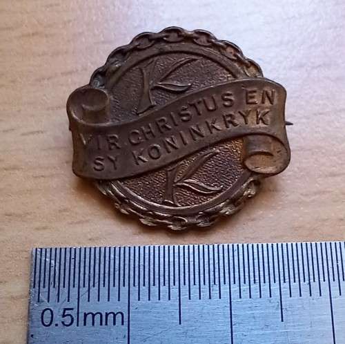 Vintage Kinderkrans badge `Vir Christus en Sy Koningkryk`