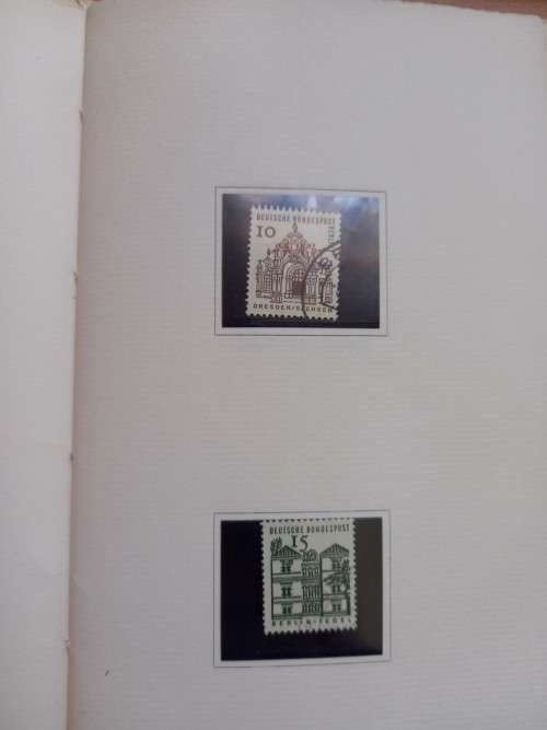 Vintage German Deutsche Bundespost album with space for 33 stamps