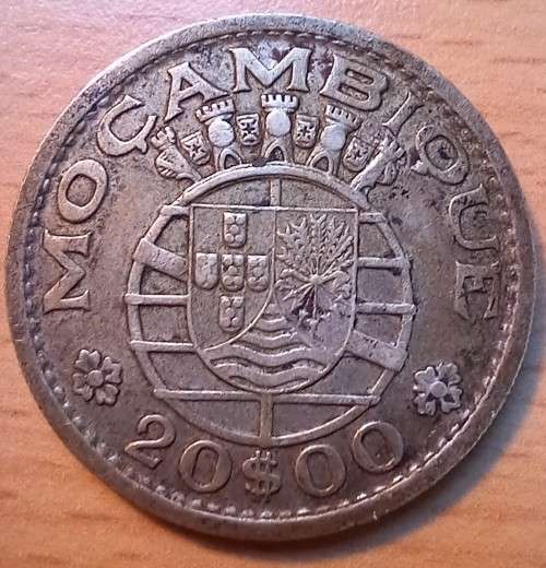 1952 Mozambique 72% silver 20 Escudos
