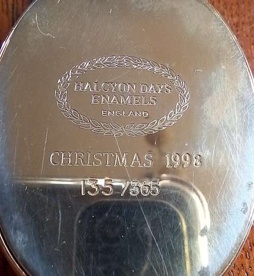 Halcyon Days collectible enamel Christmas medallion 1998 #135 of 365 in original box