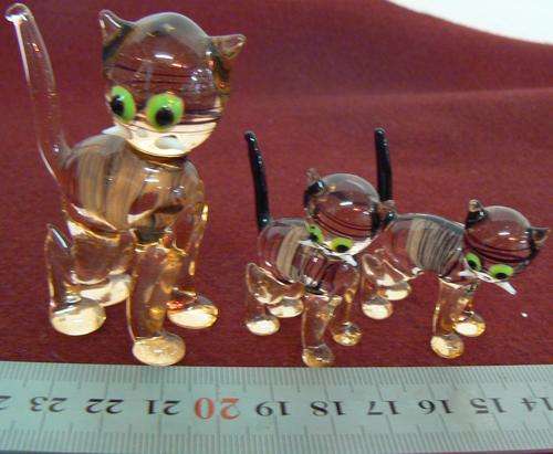 Three Glass Figurine cats. In PERFECT condition!