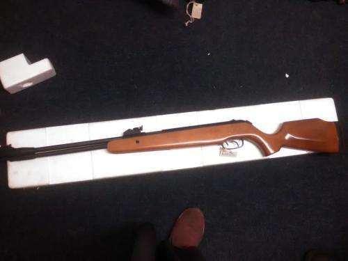 xt303 air rifle 4.5mm 1000fps underleaver NEW