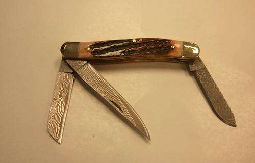 Buffalo River 3 blade Damascus Knife + Gift Box