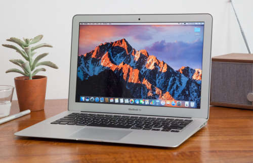 Macbook Air 13.3" 2017 - Excellent Condition - Low Cycle Count - Like new