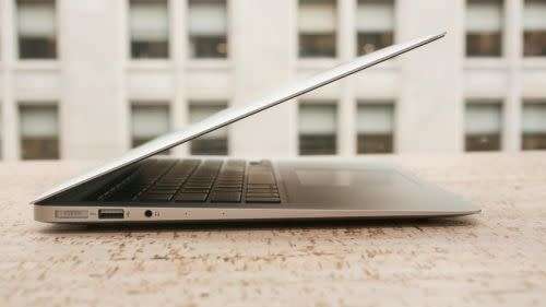 MacBook Air - 13 inch - 4GB - 128GB - Mid 2013 - A1466 - Mint Condition