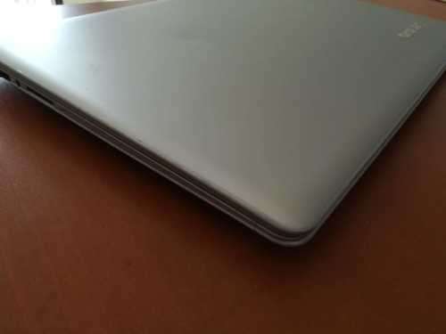 Powerful Lenovo Laptop - i5 2.5GHz (7th gen) - 8GB DDR4 - 256GB SSD - 14inch - 2GB AMD Radeon Graphi