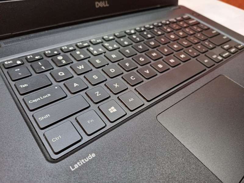 Dell Latitude Laptop - Intel i5 7th gen - 256GB SSD M.2 - 8GB - 14" FHD