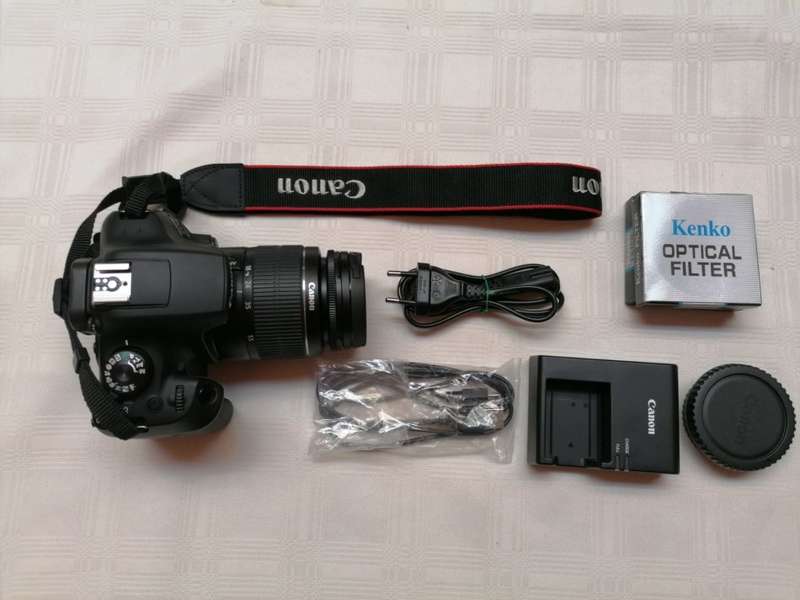 Canon 1300D Bundle - Almost new - only 700 photos taken with camera