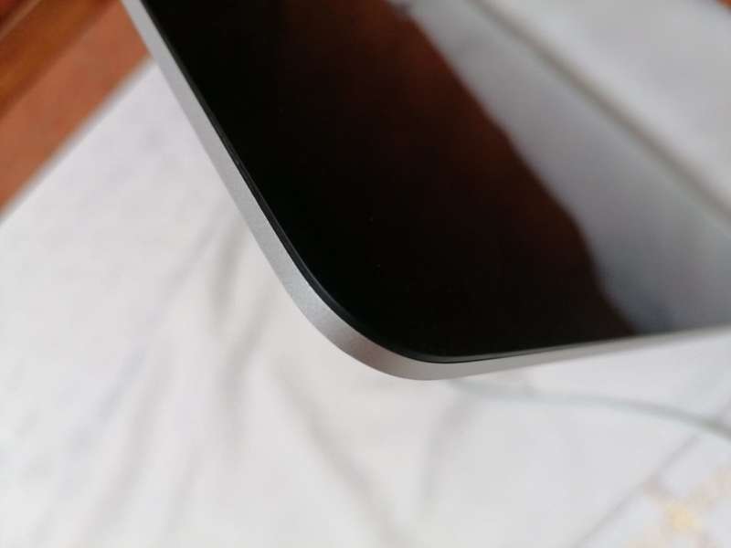 Apple iMac 21.5" with 1TB SSD (Solid State Drive)
