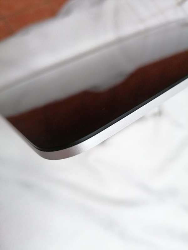 Apple iMac 21.5" with 1TB SSD (Solid State Drive)