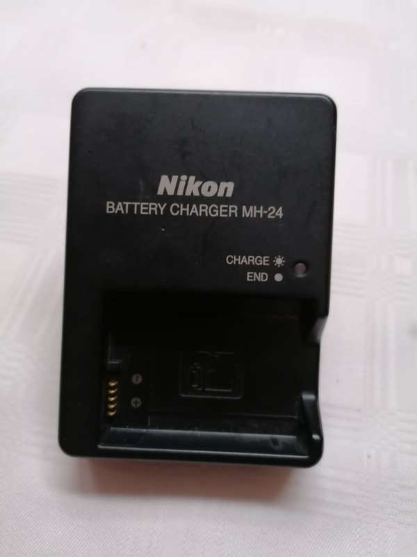NIKON DSLR Camera D3100 + Lens & Extras