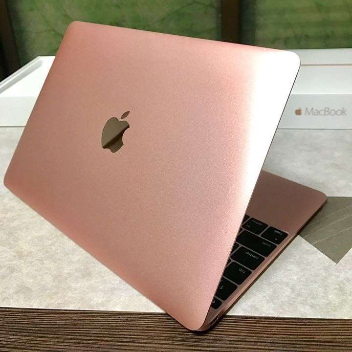 MacBook Air 2019 - Retina Display - 26 Cycle counts - Rose Gold