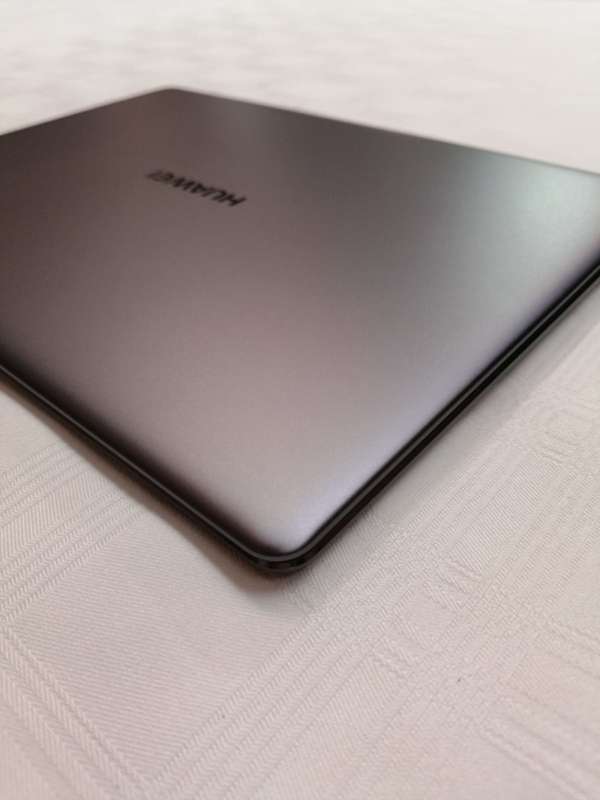 Huawei MATEBOOK - 13" QHD 2160 x 1440 - Intel i7 - 512GB SSD - MINT Condition