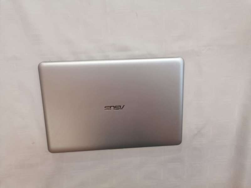 Powerful Asus Laptop - Intel 7th gen - 8GB - 256GB SSD - 15.6" Display - MINT Condition