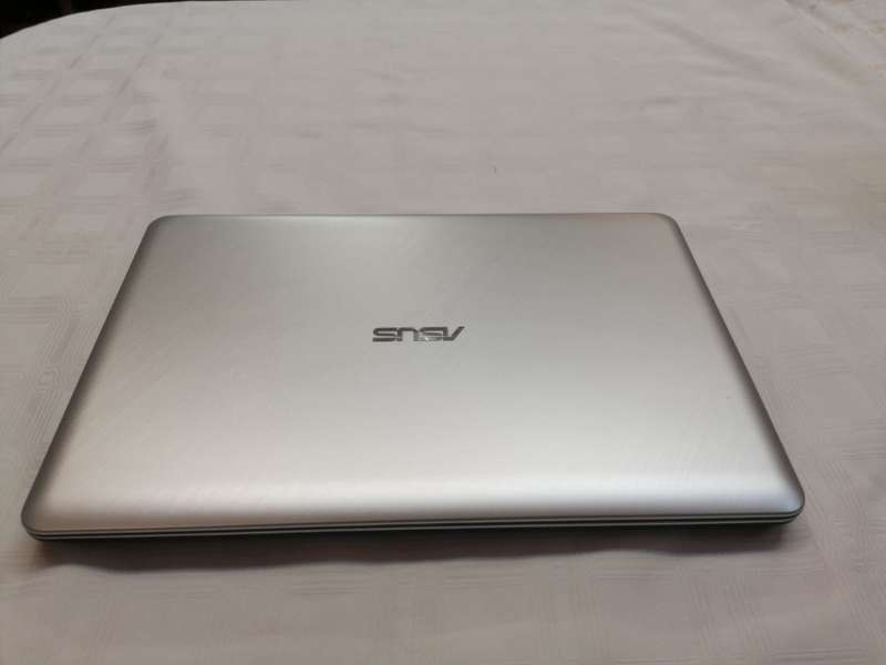 Powerful Asus Laptop - Intel 7th gen - 8GB - 256GB SSD - 15.6" Display - MINT Condition