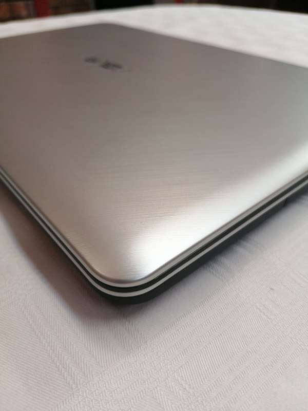 Powerful Asus Laptop - Intel 7th gen - 8GB - 256GB SSD - 15.6" Display - MINT Condition