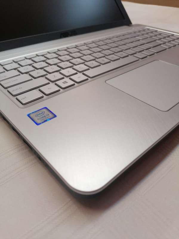 Powerful Asus Laptop - Intel 7th gen - 8GB - 256GB SSD - 15.6" Display - MINT Condition