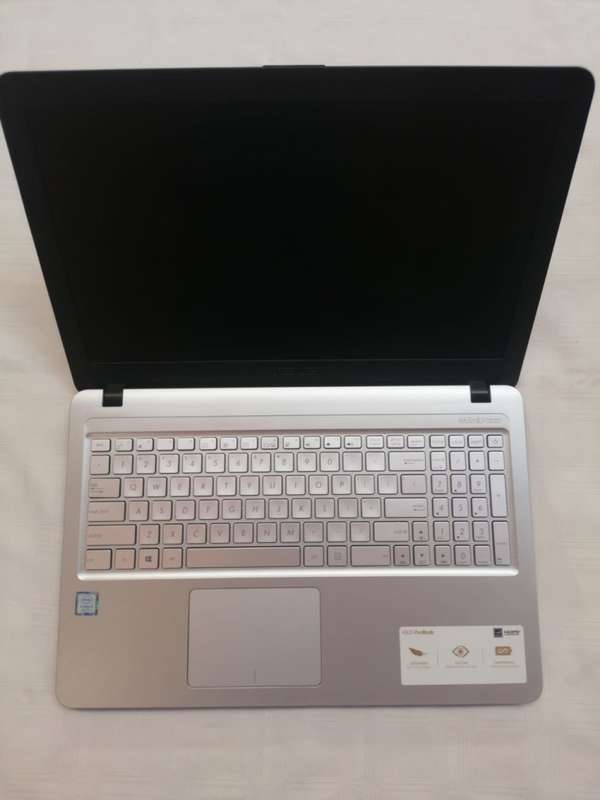 Powerful Asus Laptop - Intel 7th gen - 8GB - 256GB SSD - 15.6" Display - MINT Condition