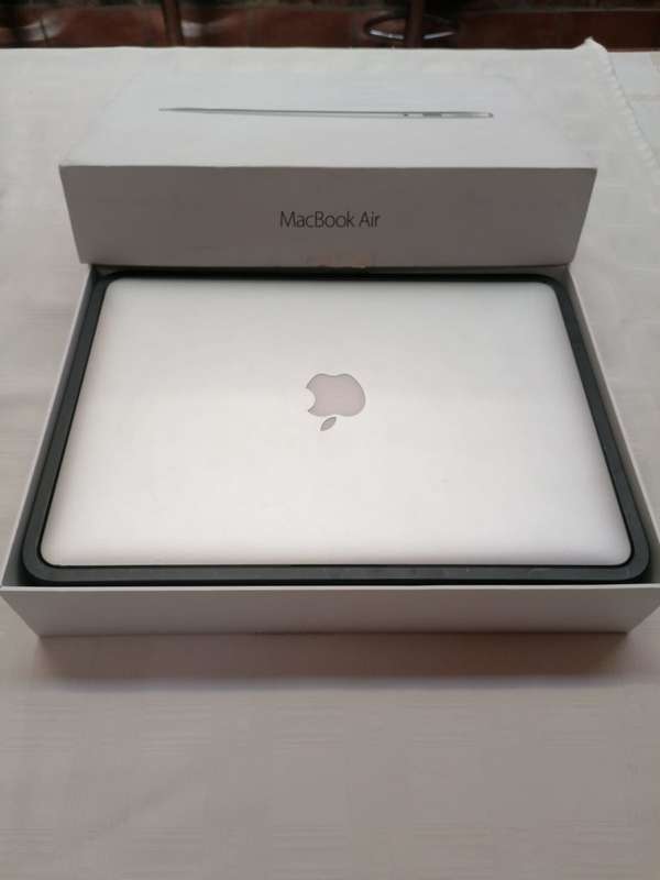 Macbook Air 2017 with original Box