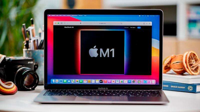 M1 Macbook Air 2020 - 256GB SSD - M1 - Mint Condition - With Box