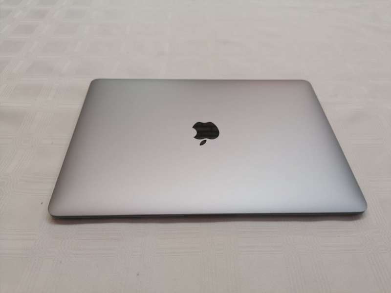 M1 Macbook Air 2020 - 256GB SSD - M1 - Mint Condition - With Box