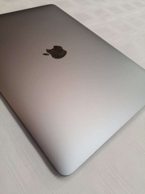 M1 Macbook Air 2020 - 256GB SSD - M1 - Mint Condition - With Box