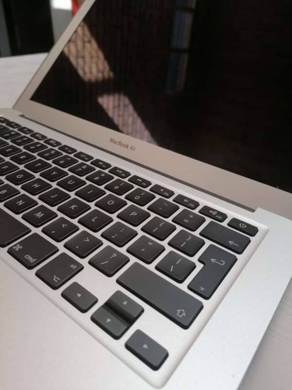 Powerful Macbook Air - Intel i5 - 256GB SSD - 8GB - Excelent condtion