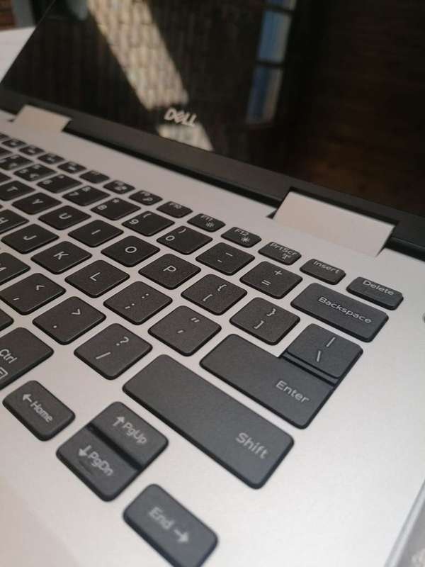 DELL Inspiron 5482 2-in-1 Touch Screen - Intel 8th gen - 14" FHD IPS Touch Screen - MINT Condition