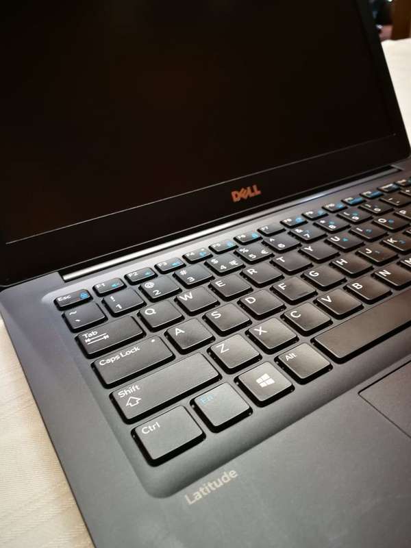 Dell Latitude 7280 - Intel i7 7th Gen - 16GB Memory - 256GB SSD - 12.5" FHD Display