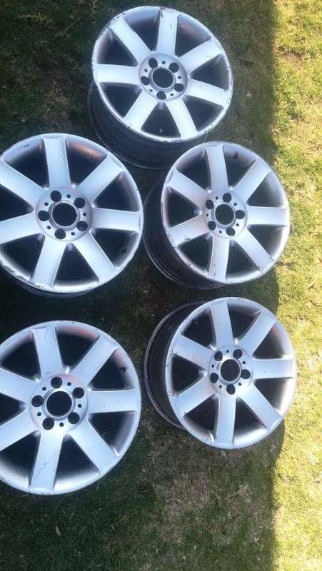 Bmw E46 17 inch mag wheels