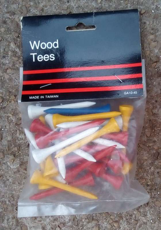 Packet of 30 Wood Tees. 4 Different colours.