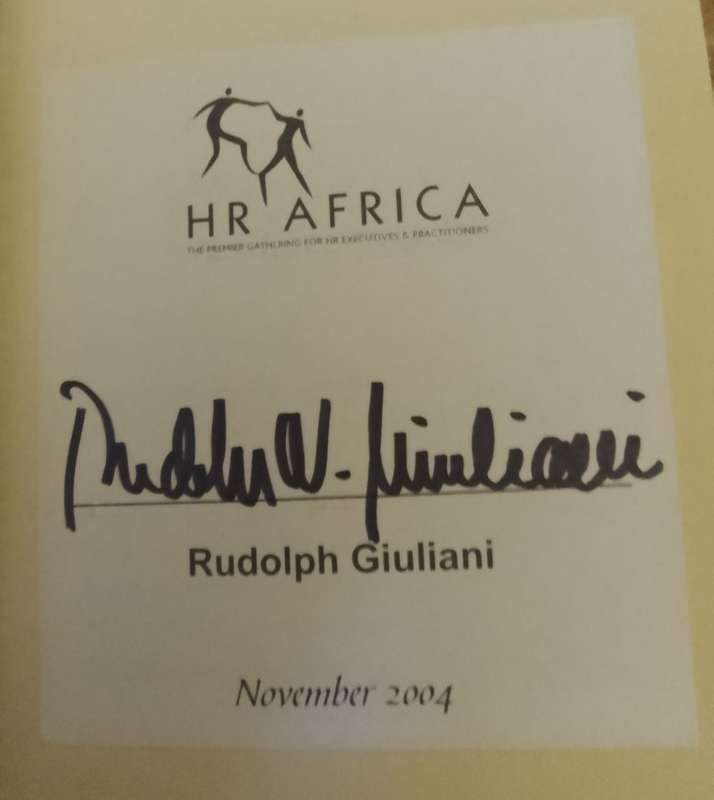 Giuliani Leadership Signed Copy The mayor that turned New York around