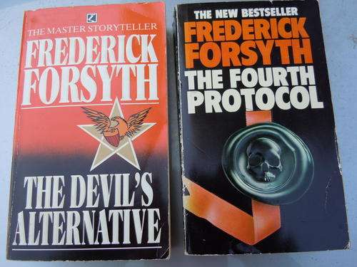 2 Paperbacks by Frederick Forsyth: The Devil's Alternative & The Fourth Protocol. Bid per book.