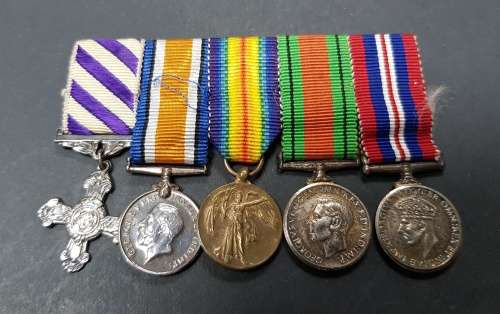 WWI/WWII DFC combination Miniature group