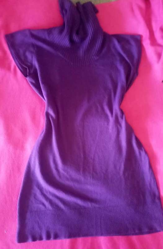 Short Knitted Sweater Size L