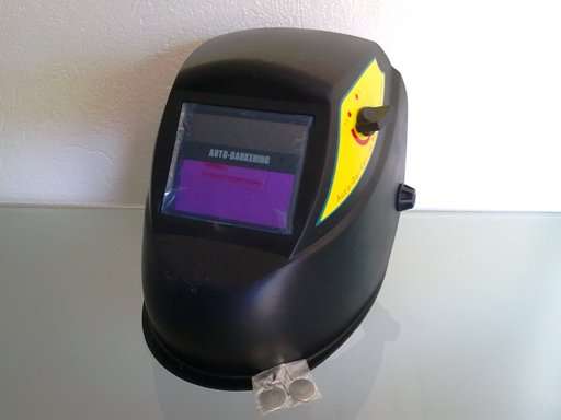 Adjustable Auto Darkening Welding Helmet (Black)