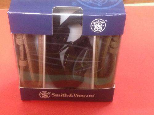 SMITH AND WESSON MILITARY WATCH WITH 3X NYLON STRAPS