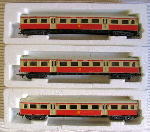Lima SAR South African Railways Vintage Suburban coaches X 3 Boxed