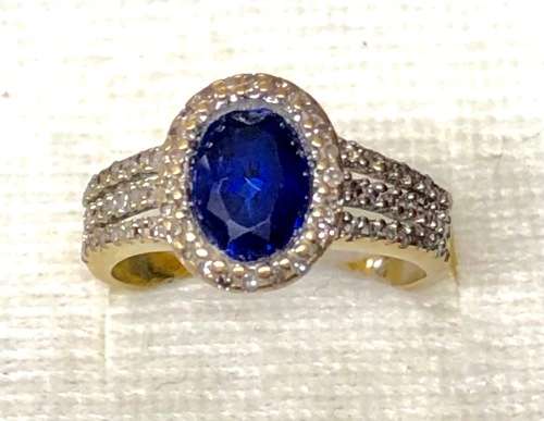 9ct Yellow Gold Ring - Blue Stone