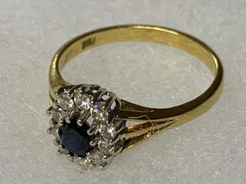 Beautiful 18ct Yellow Gold Diamond with stone