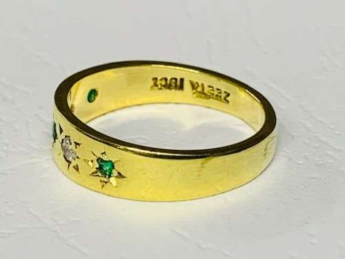 Beautiful 18ct Yellow Gold Diamond with stones