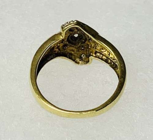 Beautiful 18ct Yellow Gold Diamond Ring